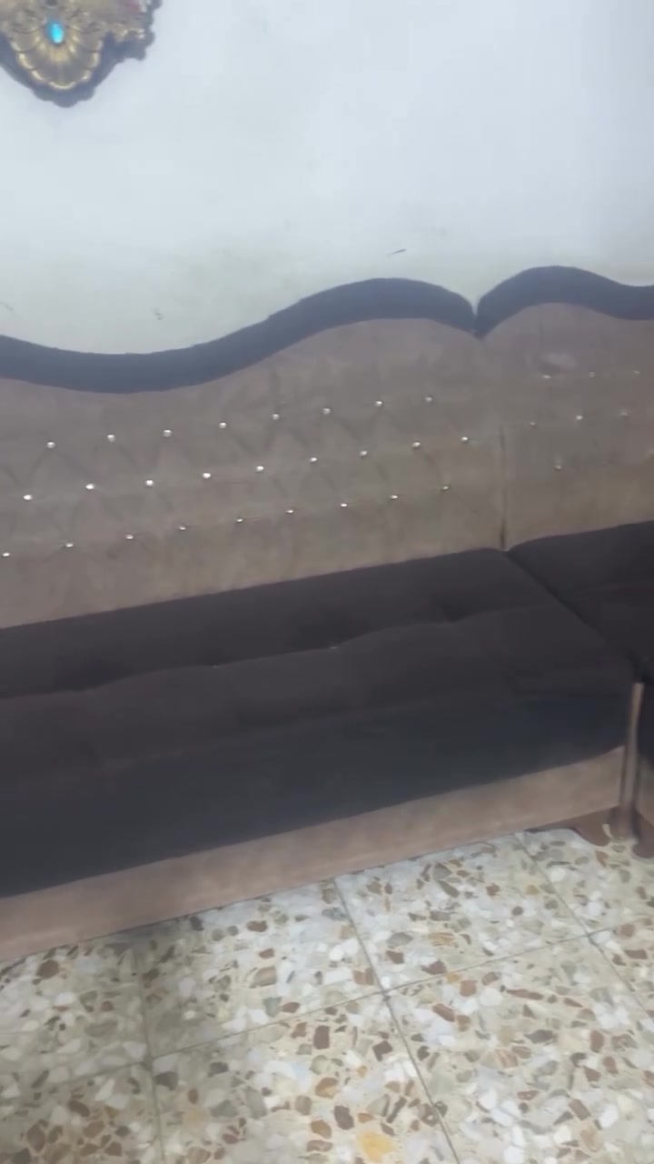 تخم 10 مقاعد للبيع على وضعه قنفه بيها ضرر اليده مشلوعه مبين بالفيديو حنزل صوره ضرر تعليقات مكان الري 100 بي مجال


**إذا كنت صاحب هذا الإعلان وتريد حذفه لأي سبب، رجاءا أرسل رسالة إلى الدعم الفني**