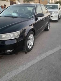سوناتا البيع موديل ٢٠٠٦ سته سلند  سعره ٧٥ وبيه مجال  ٠٧٨٣٠٠٢٦٧١٢