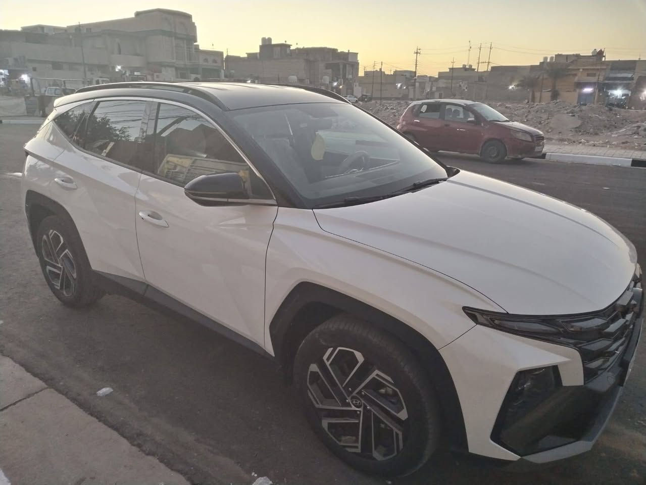 هيونداي توسان 2025 فخامة مختلفة 🌙
🤍 انتبه !!  المقاعد تدفئة تبريد 2 قمارة لون اسود 3 صندوق كهرباء🖤🌙

🚗 المواصفات:
🔹 محرك بنزين 4 سلندر 2000 سي سي
🔹 الممشى 18 الف KM
🔹 ناقل حركة أوتوماتيك ناعم واقتصادي
🔹 تصميم أنيق بطابع رياضي
🔹 مقاعد أمامية تبريد وتسخين ❄️🔥
🔹 مقاعد كهربائية مريحة
🔹 شاشة لمس كبيرة تدعم Apple CarPlay & Android Auto
🔹 كاميرا خلفية + حساسات ركن
🔹 تشغيل بصمة
🔹 إضاءة LED أمامية وخلفية
🔹 ويل كب ألمنيوم قياس 19
🔹 تكييف أوتوماتيك قوي
🔹 أنظمة أمان متكاملة (ABS – ESP – وسائد هوائية)

💰 السعر 228 قفل ما بي كل مجال [ مرقم بغداد ] 💲

🔹 متواجد ا
📍 فـــي بغـــــــداد
📍كربلاء المقدســة

📞 للاستفسار فقط اتصل على الارقام غير متواجد على الفيس

👨‍💻  البيع نقدا حصريا :
☎ ***********
☎ ***********

نضع الثقة في المقدمة✔️

#هيونداي #توسان_2025 #لونين #SUV #سيارات_حديثة 🚘🔥
