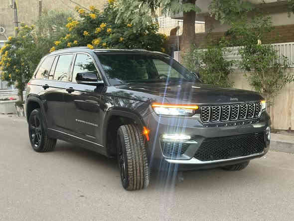 ياالله 

السلام عليكم 

جيب كراند شيروكي 4XE 2024 Jeep Grand Cherokee 

         حجم المكينه : 2000  تيربو + هايبرد + شحن منزلي 

                          اللون ( فيلي )

المسافة المقطوعة : 29 الف ميل

 الضرر :  مبدل بنيد نفس اللون وصبغ جاملغ بدون شاصي شرط الفحص

          

#مواصفاتها

1.شاشه 

2.بصمه

3. تشغيل عن بعد

4.دمام خلفي

5.كشنات جلد

6.كشن السايق ميمري

7.كشنات كهرباء

8.صندوك كهرباء

9.حساسات خلفيه

10. قطع تبريد 

11.اشاير بالمري

12.رادار امامي

13.رادارات 360

14.ثلاث وضعيات قياده

15. بنوراما فتحتين

16. كير ماوس

17. نظام منحدرات

18. هيترات بالكشنات 

19.ويل كب كروم

20.لايتات لد

21.بكلايت لد

22.كشافات

23.بصمة ابواب

فول مواصفات 1/1 جاهزه تستلم مرقم بغداد 

السعر 289

هذا رقمي *********** 

 تفاصيل اكثر راسلني واتساب ماعندي ماسنجر

مكاني بغداد
