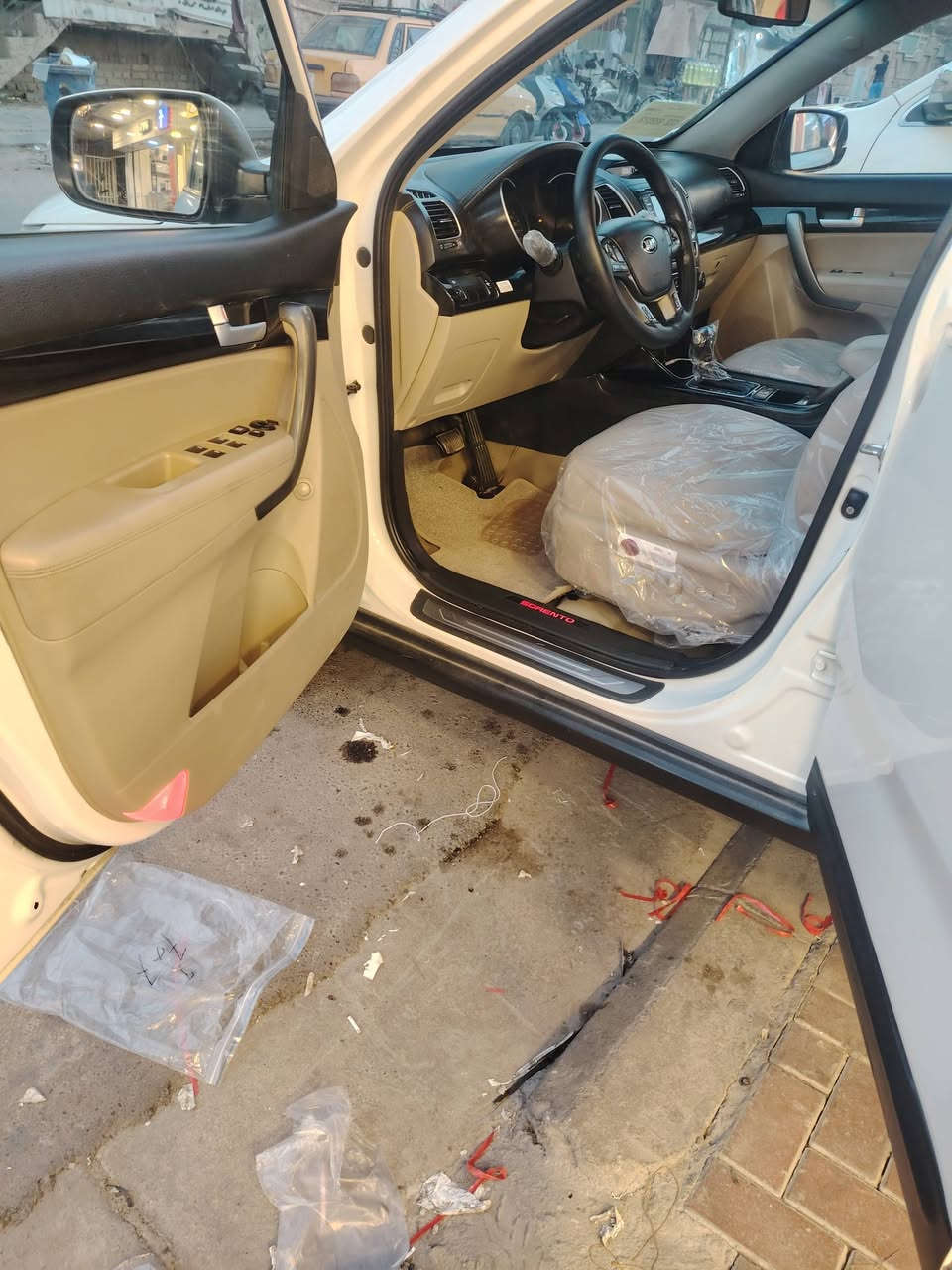 سلام عليكم من رخصة الادمن سورنتو 15 خليجي 6 سلندر 7 راكب  مكفوله من الصبغ ماشيه 207 الف سياره خير من الله دينار ما تصرف عليها مواصفات،، محرك مبدل بيه راجز 
بصمه،
شاشه بلاديه وكامره خلفيه
بصمة ابواب
كشن كهرباء
بردات خلفيه
لد حاجب نهاري
لد خلفي
لايت زنون بلاد
مري شفط
السعر 175 بيها مجال حبيبي سونار موجود اقره المنشور الشراي يتفضل بالخدمه.


**إذا كنت صاحب هذا الإعلان وتريد حذفه لأي سبب، رجاءا أرسل رسالة إلى الدعم الفني**