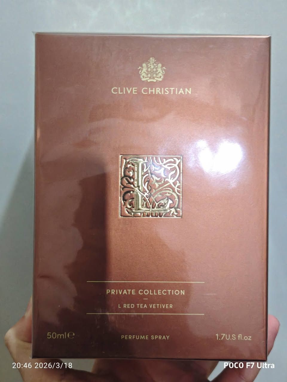 متوفر الان عطر كلايف كريستيان L ريد تي فيتيفر الاصلي
حجم 50 مل 😍عطر قوي جدا ثبات وفوحان ايام 🔥
  🔥السعر مغري جدا 😍🙏
نوتات العطر : عطر خشبي أروماتك 
يتميز بمزيج من نفحات الشاي الأحمر، نجيل الهند، 
والحمضيات. وغيرها  🔥
متوفر خدمه توصيل لجميع محافظات العراق 
رقم الهاتف ***********
#عطور #العراق #اكسبلور_فولو #اكسبلور #عطور
