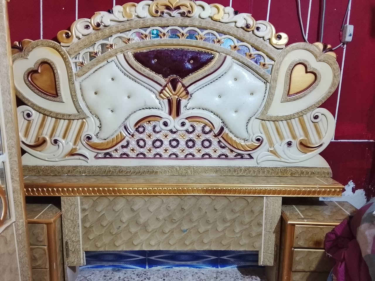 للبيع
غرفه نوم سعر 700
البصره حيانيه حي الحسين 
واتساب ***********
