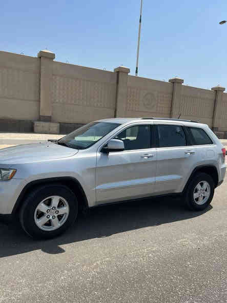 للبيع جيب لاريدو 2012  تو ويل رقم بغداد بيهه صبغ جاملغ مقابل السائق فقط بدون ايرباك 
بصمة ابواب 
بصمة تشغيل 
تحكم ستيرن 
محرك 3.6  سته سلندر 
السيارة نظيفة 
السعر 158 روقه 

***********
