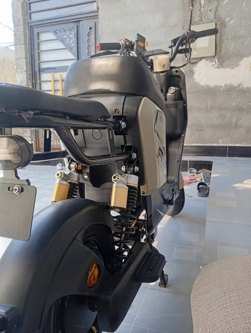 دراجه R9 ملف 1200 سرعته 109بطاريات خمسه ختم شركه ويلي شحنه لوحده تمشيك40 كيلو داجه نضيفه السعر 450 وبيه مجال مكان ابي الخصيب البهادريه وتساب***********
