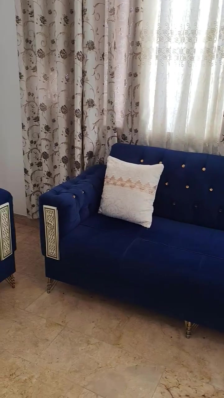 سلام عليكم تخم للبيع تسع مكاعد   ومع ميز تلفزيون وطبلات ٣ مع طبله وسطيه مع مفارش للتخم نوعين السعر 575 وبي مجال


**إذا كنت صاحب هذا الإعلان وتريد حذفه لأي سبب، رجاءا أرسل رسالة إلى الدعم الفني**