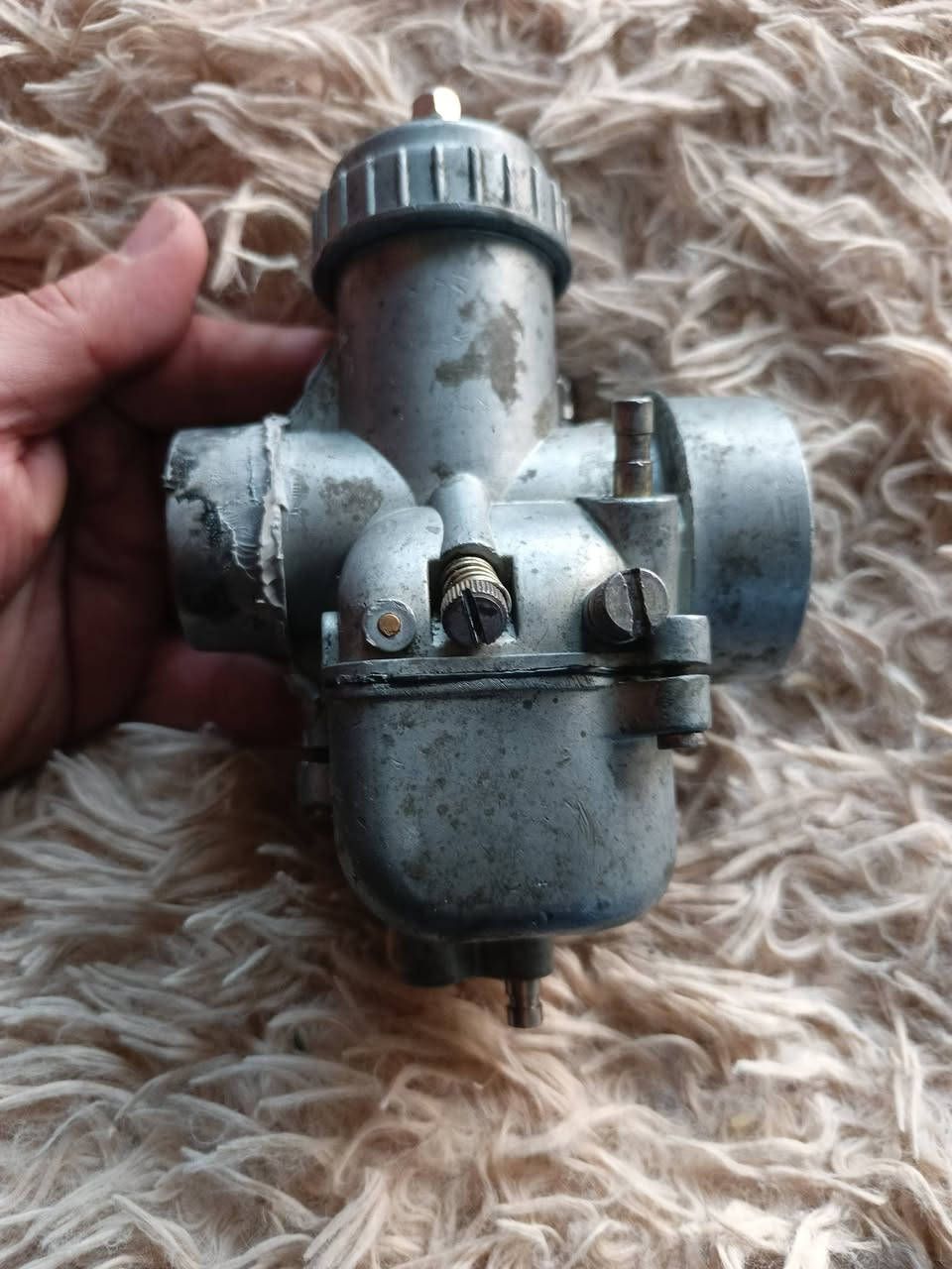 سلام عليكم كابريتر الماني درجة اولى ع شغل توصيل موجود جميع محافظات للاستفسار مراسلة الصفحة او الاتصال ع رقم ***********
