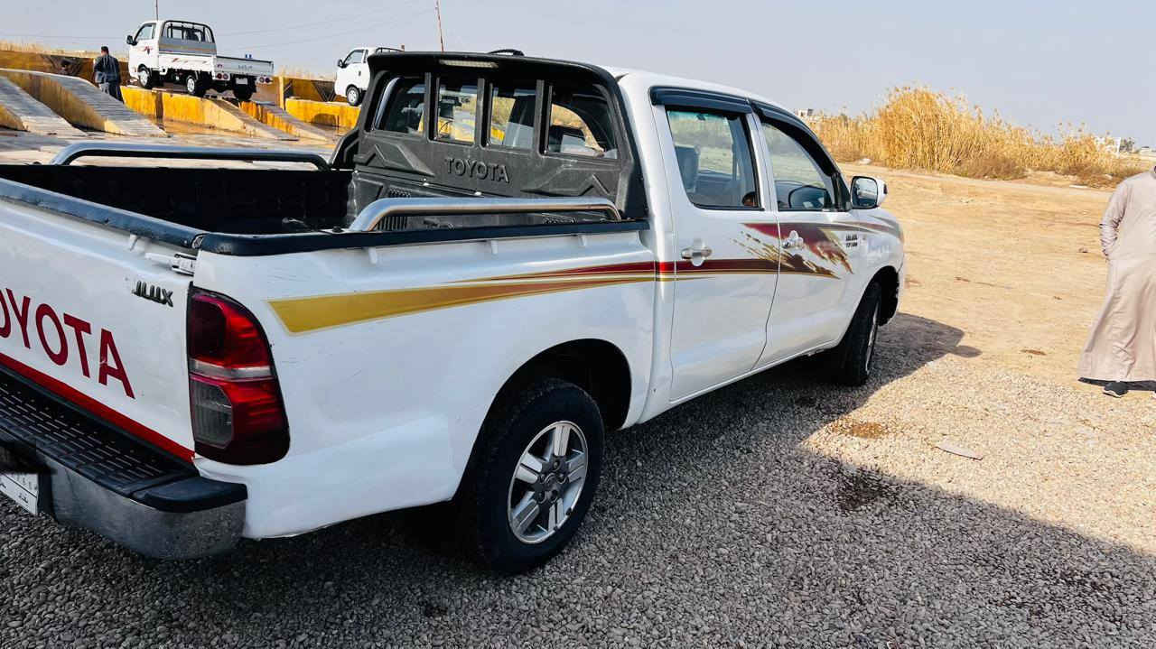 السلام عليكم ورحمة الله وبركاته... بيكم هايلوكس  .
مديل 2008 رقم بغداد
شرط التحويل گير ومحرك
كفاله... السعر 125
 وبيها مجال... رقم الهاتف ***********
***********
والسونار موجود شوف وتعال
