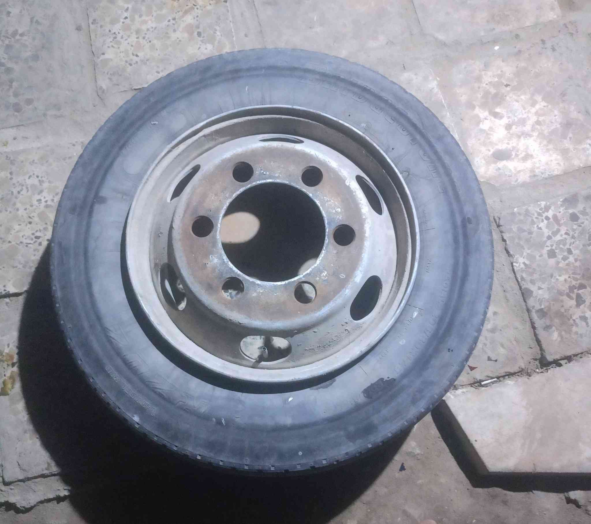 سلام عليكم ويل وتاير مال كنتر شاصي البيع نضيف وتايره نص عمرر ***********
