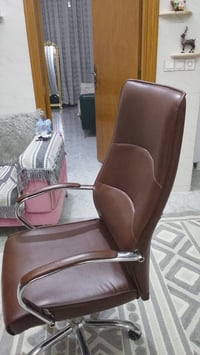 كرسي رئاسي • مكاني الحر • مكتبي