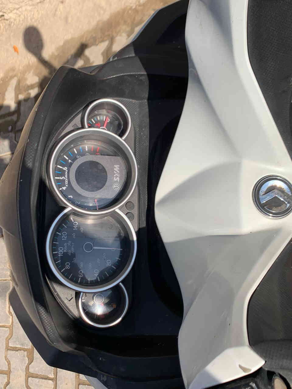 السلام عليكم
دراجة للبيع sym ياباني المحرك 125
كهربائيات جميع شغالة 
دراج نضيفة 
موقع بغداد (مدينة الصدر)
رقمي ***********

السعر 400 بيها مجال
