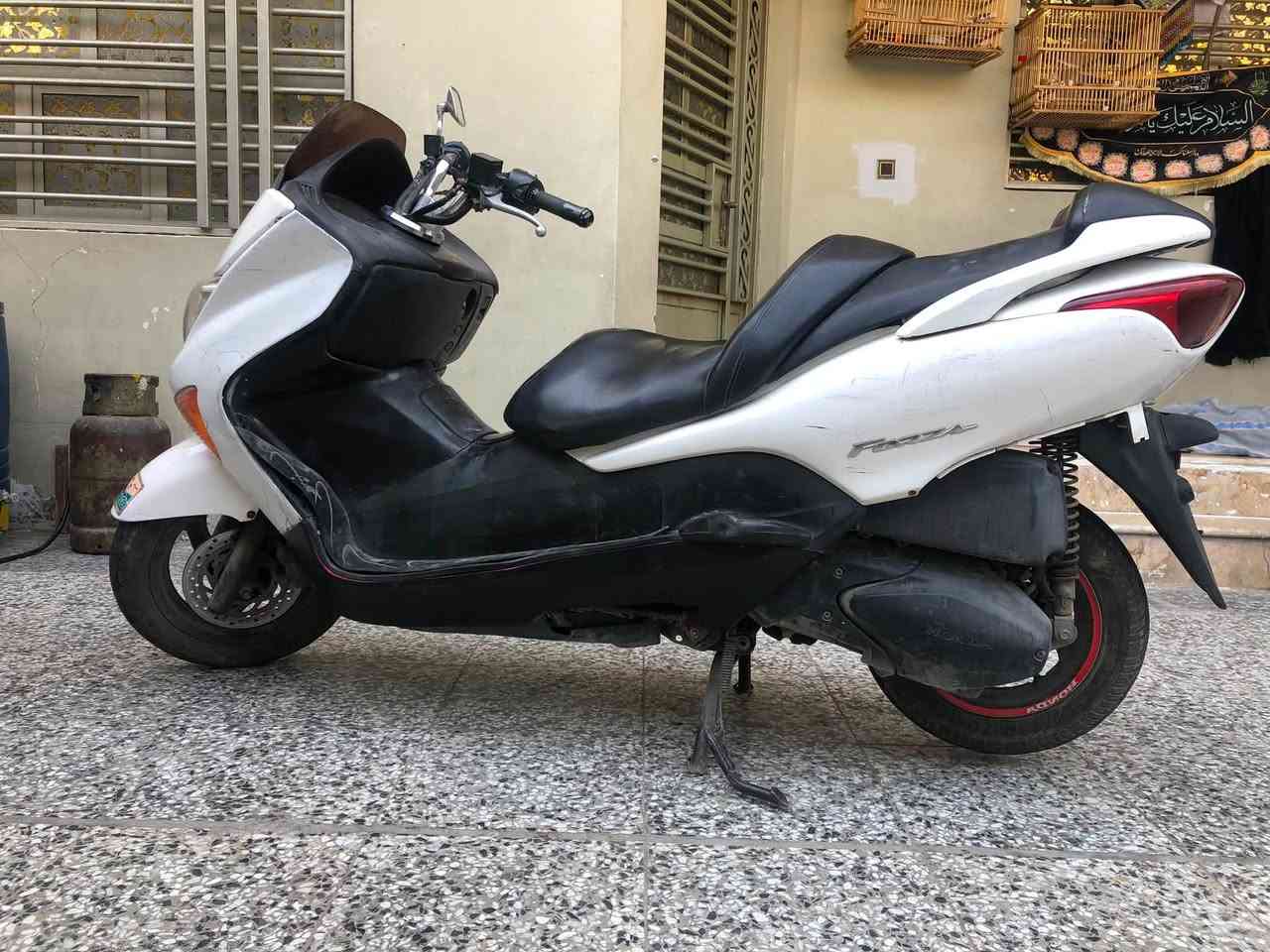 سلام عليكم 08 دراجه نضيفه بلاديه مكان بغداد سعر 900 اوراقه موجوده
***********
