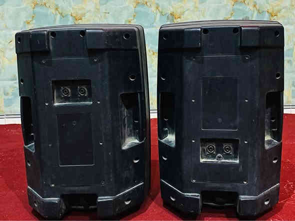 لاقطة شور مع سماعات دب عدد اربعة 4️⃣ 

اثنين حجمهن وسط السعر = 300 الف الزوج 2️⃣ 
واثنين حجمهن صغير السعر = 150 الف الزوج  2️⃣ 
ولاقطة شور استعمال قليل السعر = 125 الف 🍃 

المكان : الناصرية - حي التضحية 
للاستفسار المراسلة او الاتصال  على الرقم 
***********

والأسعار ليست نهائية 

(وضمان التشغيل لكل الأجهزة المعروضة) ناصرية
