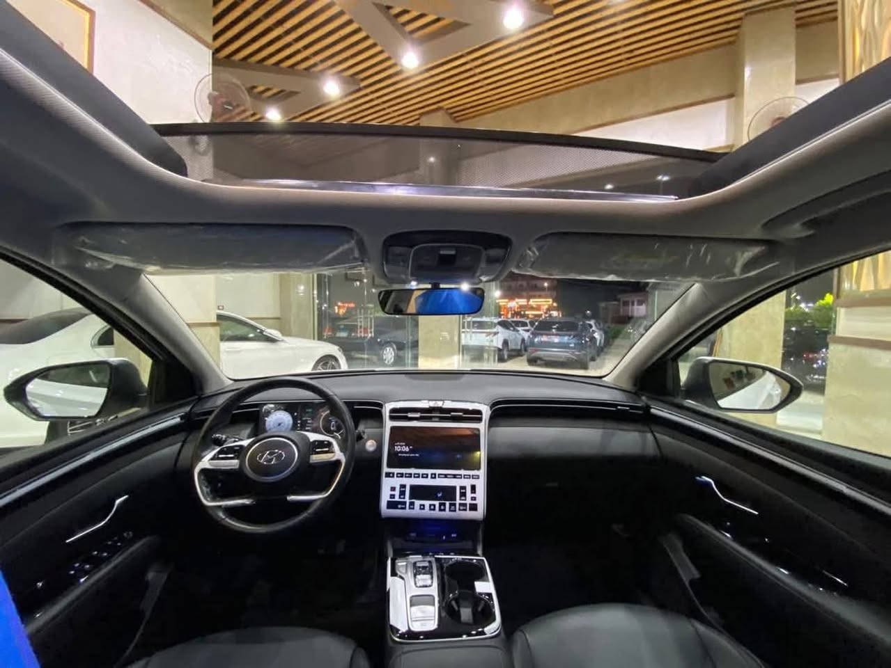 بسم الله الرحمن الرحيم 🤍
- هيونداى توسان NX4 موديل 2022  
- الفئه الرابعه
- عداد    90    ألف كم صيانات توكيل منتظمه بالفواتير
- بحالة الزيرووووو تماما بدون خدش
- فيها رخصه سنتين من المالك 

- للتواصل فون أو واتساب/01150174737


**إذا كنت صاحب هذا الإعلان وتريد حذفه لأي سبب، رجاءا أرسل رسالة إلى الدعم الفني**