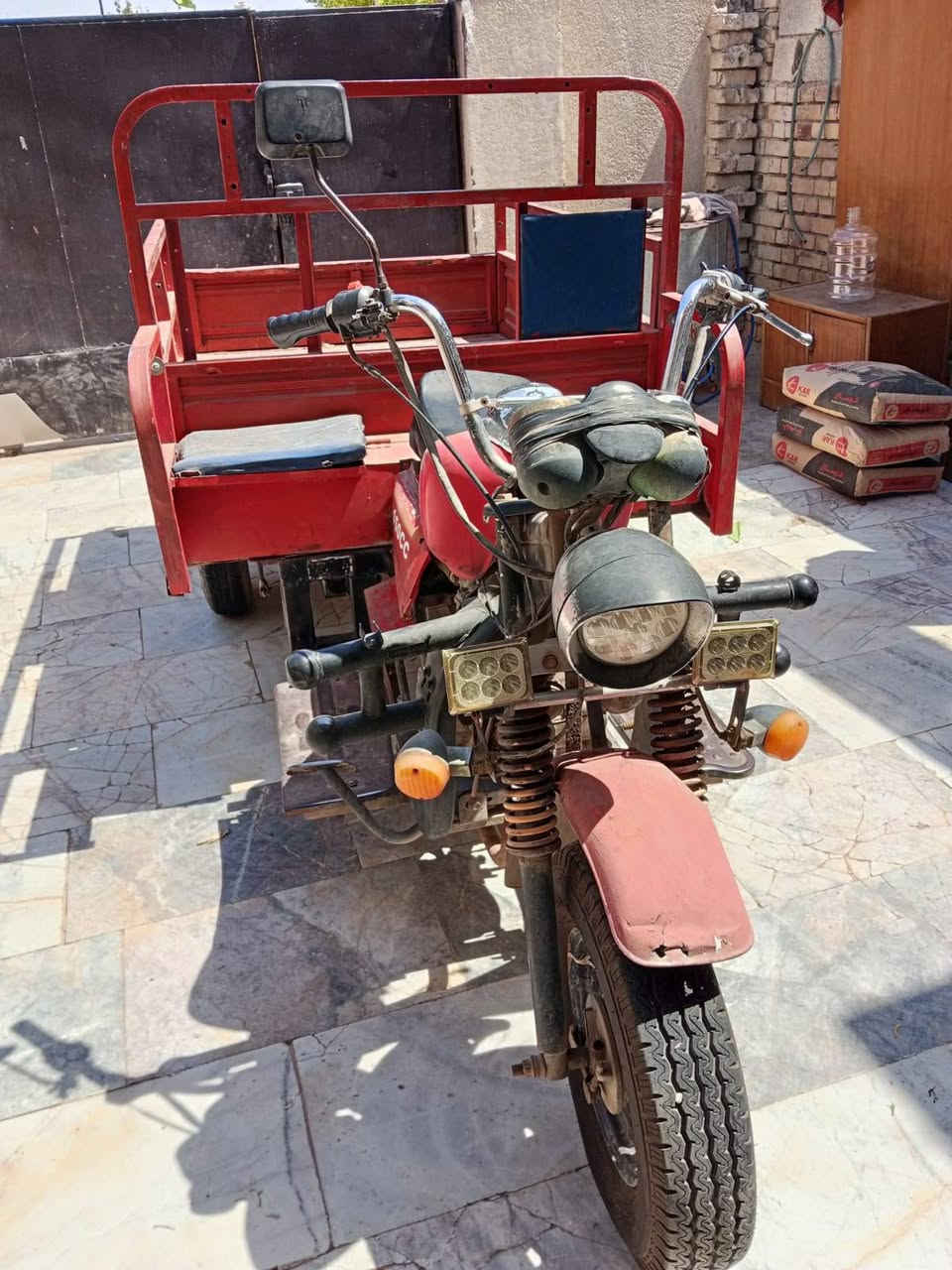 سلام عليكم 
ستوته سلطان للبيع مكفوله كهربائيات شغاله ما مفتوح برغي بيها ارقام وسنويه بأسمي للأستفسار الاتصال على الرقم الأتي 
***********
