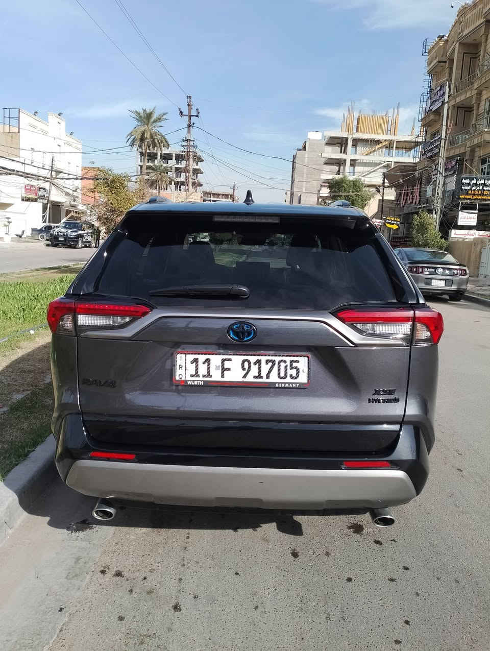 بسم الله الرحمن الرحيم ....
السلام عليكم ... للبيع
تويوتا / راف فور هايبرد 2024
( بنزين وكهرباء ) مرقمة بغداد جديد 
العداد /  9450 ميل
الأيرباكات كلها سليمة

اللون / رصاصي نفطي والقمارة اسود (تو كلر) 
فتحة سقف سلايد
لايت لد وبروجكترات لد 
قطعتين تبريد امامي وخلفي
جنطة كهرباء 
كاميرا خلفية 3 وضعيات
ثلاث انظمة للقيادة اقتصادي وطبيعي وسريع
هاند بريك دكمة 
فور ويل 
رادار امامي
رادار جانبي 
نقطة عمياء 
كشنات جلد 
اوتو هولد 
ارضية الجنطة وظهر الكشنات الخلفية مغلفة مطاط اصلي بالكامل
الكراسي الامامية كهرباء
تحكم ستيرن فول 
شاشة كبيرة تدعم كاربلي
تحديد مسار 
تحديد سرعة 
مانع انزلاق
فتحات usp امامي وخلفي 
بصمة تشغيل ودخول ذكي 

الحادث موضح بالصور .. بدون صبغ بدون تبديل فقط تكحيل في الجاملغ الامامي موضح بالصور وكل الايرباكات سليمة 
السعر 26000 $$$
العنوان المنصور 14. رمضان 
للأستفسار *********** واتس ابو محمد
