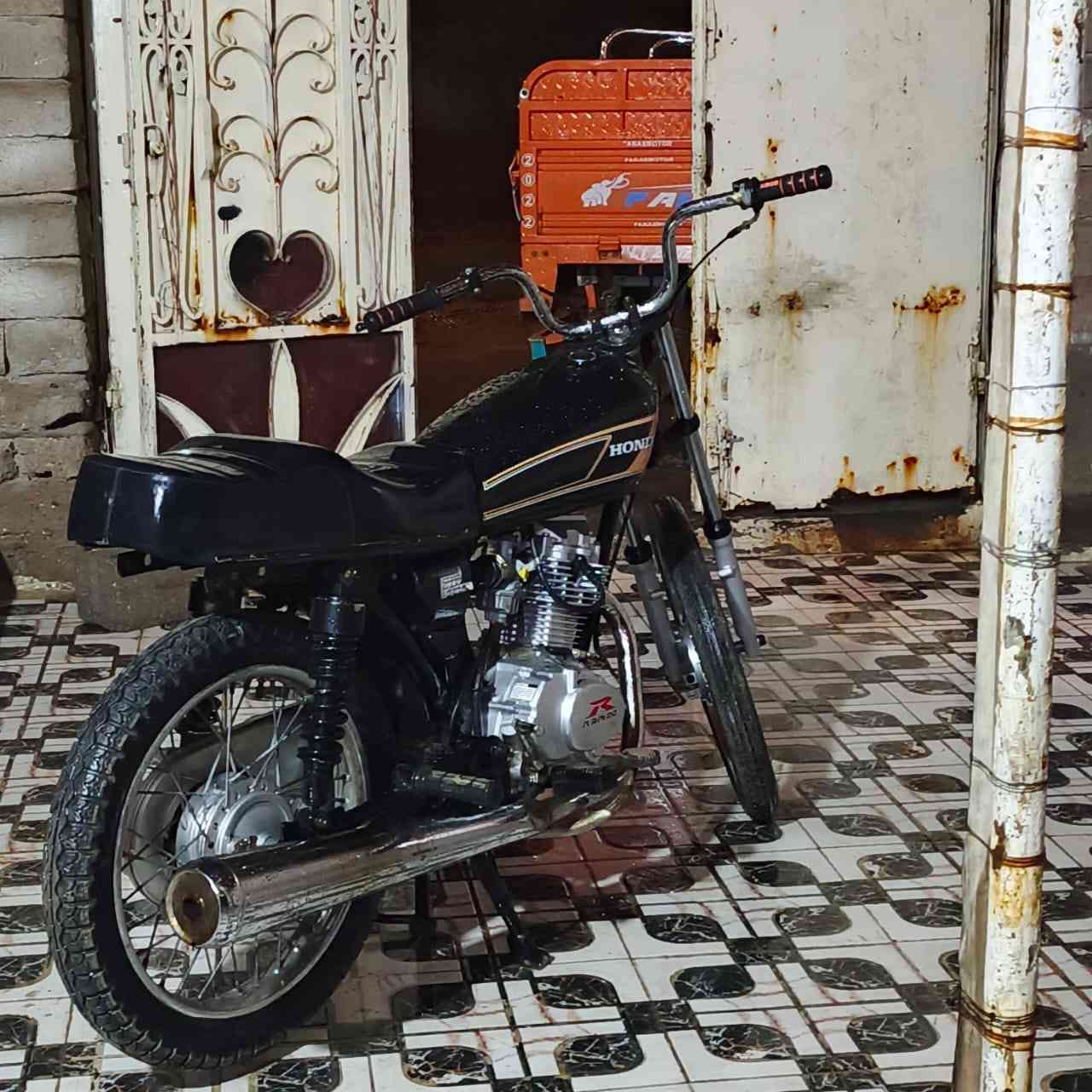 السلام عليك رابيدو البيع تعميره 25 محرك مامفتوح الدراجه كامله السعر 650قفل ربع ما اطيح رقم الهاتف ***********
