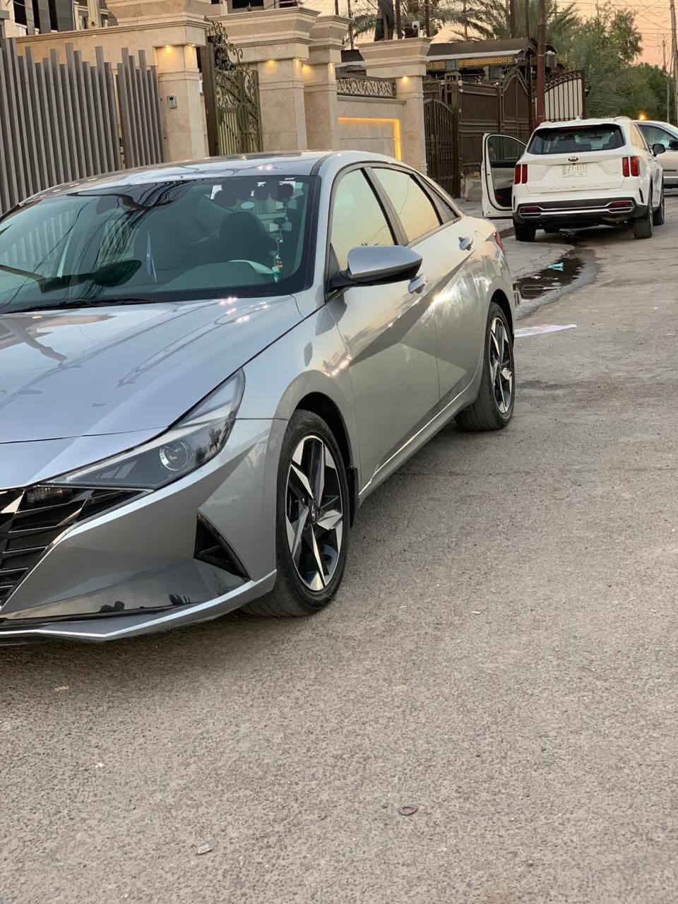 بسم الله الرحمن الرحيم
النتره للبيع 
 .مديل 2023
.حادث بنيد وجاملغ معمرات ليبل واحد صور الحادث مرفقه بصور اكو رصعتين بلقماراه واضحات بصور 
. ماشيه 42
. مكينه 2000
. رقم بغداد بسمي 
. مواصفات النتره 
. بصمه تشغيل عن بعد 
. رادار جانبي 
. رادار امامي
. رادار تحديد مسار 
. مثبت سرعه 
. مانع انزلاق 
. تشغيل عن بعد 
شاشه ملتسقه
سعره 145
عنوان بغداد الدوره 
***********
