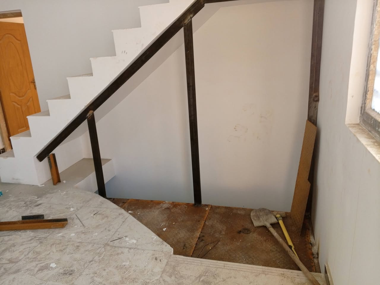 حداد متنقل داخل البصره
لعمل كافت الحداده ***********
