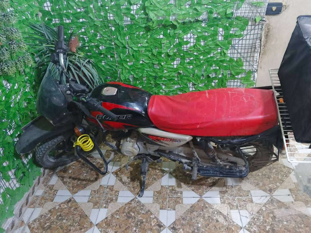 بوكسر مرقمة بغداد لوحات انكليزي طالعة نهاية الـ 22 كلش نظيفة محرك ناعم
مكفولة كفالة عامة ما بيها اي نقص بس التانكي  ، تحويل مباشر  
السعر 2.250 وبيه مجال
***********
