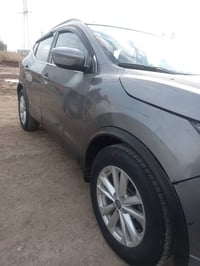 للبيع نيسان روج سبورت موديل ٢٠١٩وارد امريكي الضرر بونيد جاملغ سكن وباب...