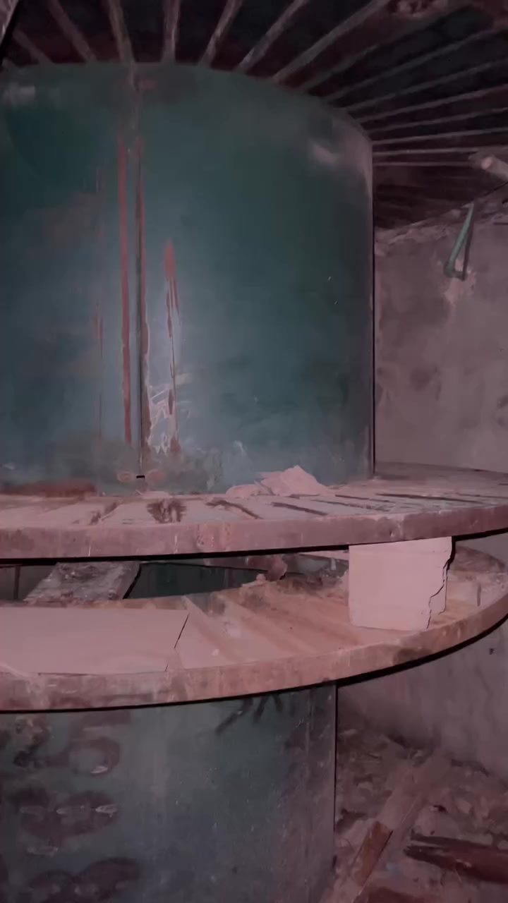 حديد للبيع ثقيل حيل سعر وحده 125الف بيهه عدد2 رقمي ***********
