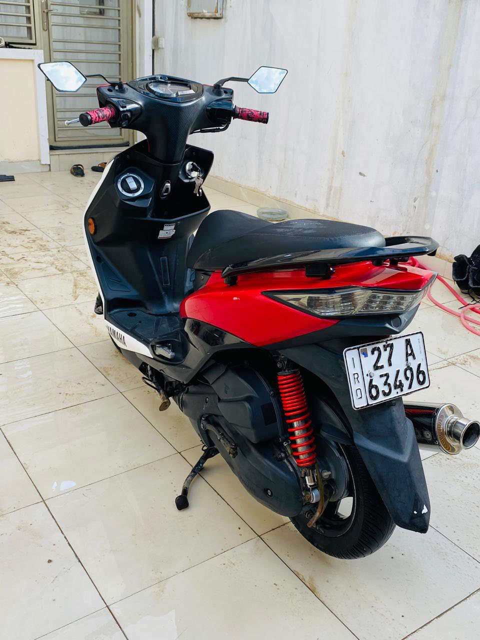 السلام عليكم دراجه سكنس لد ياباني قبق نفخ ياااااباني مو كوري للبيع مرقم سنويه وكامل رقم ذي قار كهربائيات كلها شغاله حساسات كلها شغاله اشاير عالي ناصي هورن سلف كلشي شغال ونضافه المكينه والكهربائيات شوفت عينك بعد مكاني الناصريه رقمي: ***********
