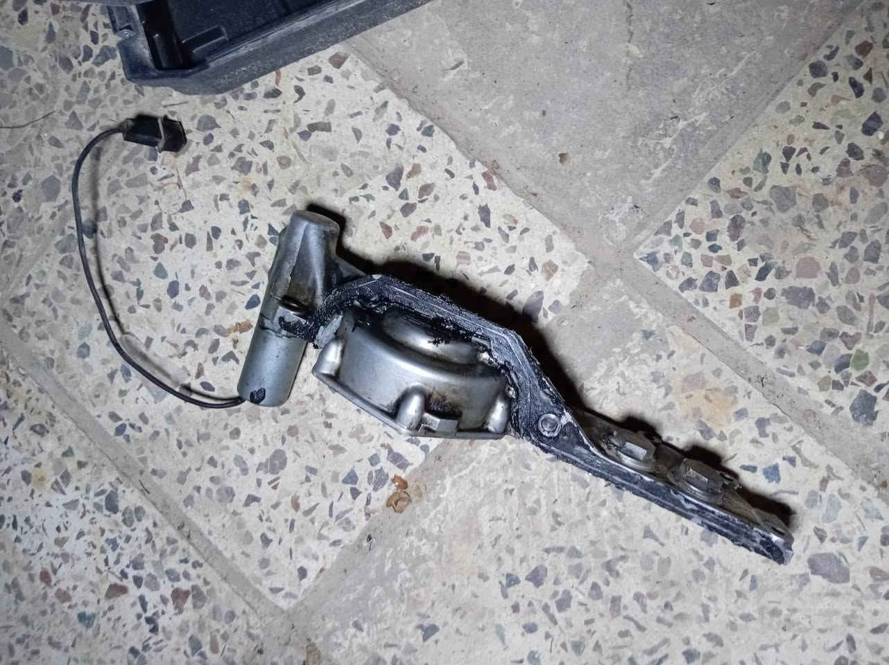 سلام عليكم من رخصت ادمن غراض 500 قبق ولفات  
سلندر 28بي برغي مال كور واحد مسحوك نضيف
سلف مسكر
بطيخات ثلاثه حساس كام شفت وتي بي اس
مسطره نوزلات ولف راجع
فانوص كامل مكان بغداد


**إذا كنت صاحب هذا الإعلان وتريد حذفه لأي سبب، رجاءا أرسل رسالة إلى الدعم الفني**