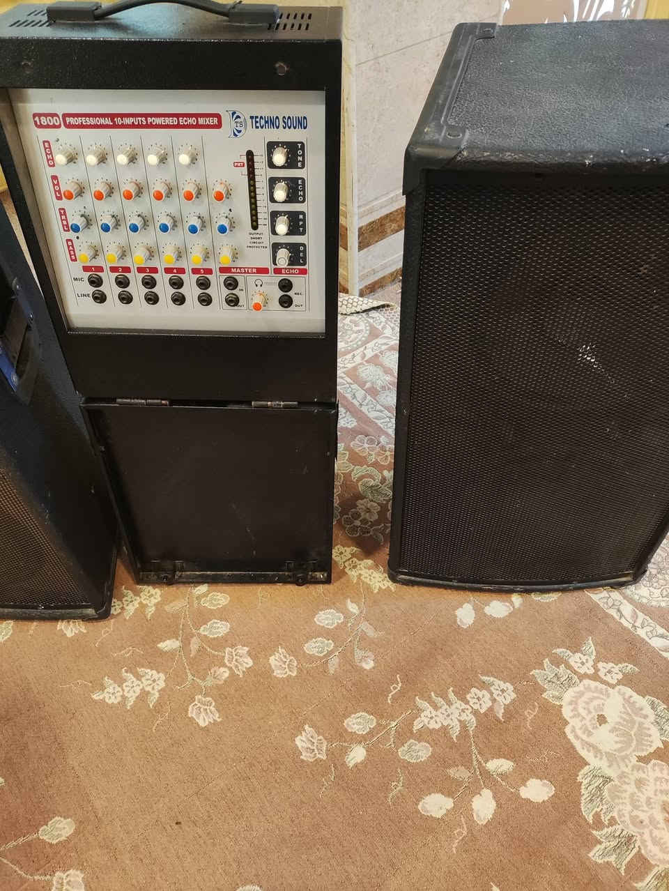 جهاز للبيع مع سماعات اثنين دبل وفيش نقاوه اوصوت الباب الأول للاستفسار ***********
