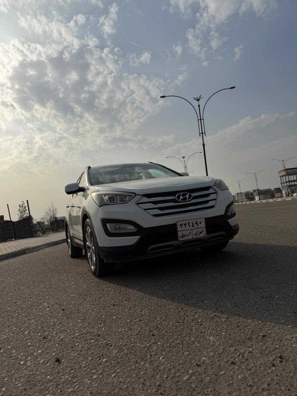 سلام عليكم
سنتافي 2014 
سيارة سبعة راكب سيارة نضيفة بيها فقط صبغ قليل بالمدگر الخلفي و الصندوق سيارة رقم اربيل 
السعر 160 ورقة 
السيارة مكانها البصرة 
للتواصل ***********
