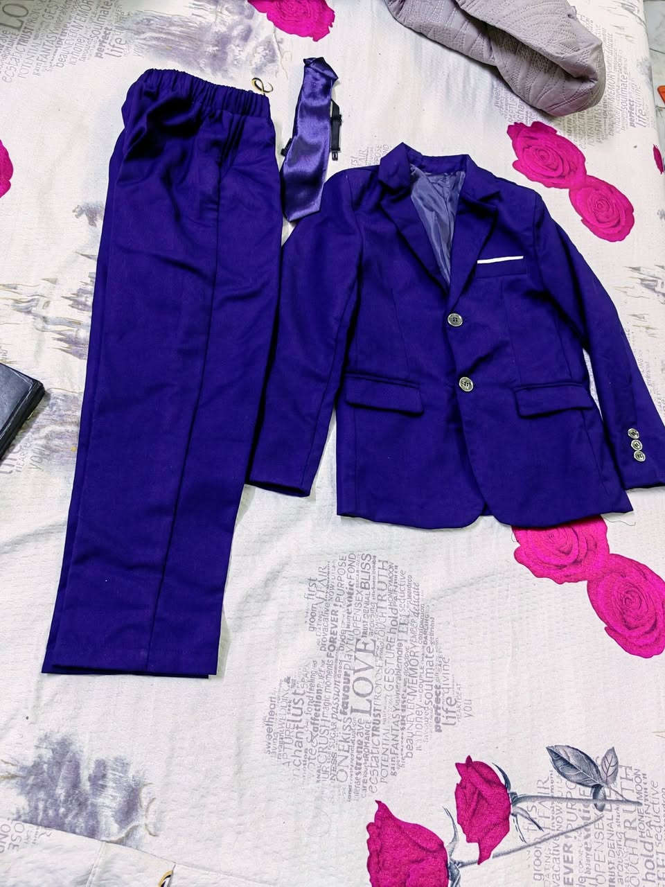 ب ١٥ قياس ١٣٠
يلبس ٧ سنوات تقريبا قماشه يجنن


**إذا كنت صاحب هذا الإعلان وتريد حذفه لأي سبب، رجاءا أرسل رسالة إلى الدعم الفني**