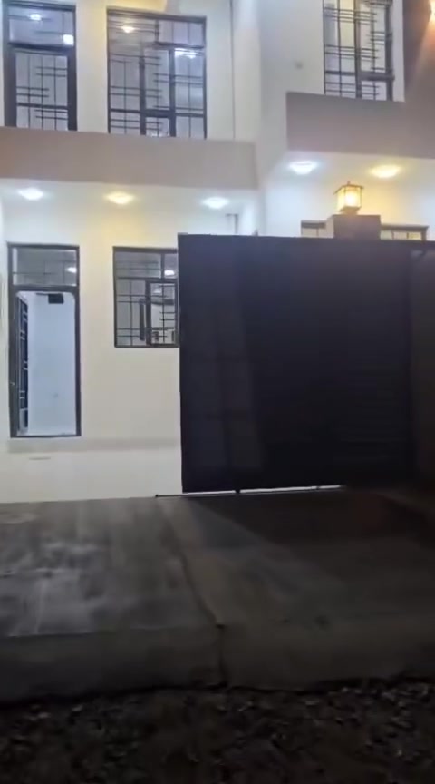 السلام عليكم بيت في البوهراط المساحة 150 متر زيرو/ 4 غرف نوم /3 حمامات /حديقه /مطبخين حار وبارد /قريب على شارع 20 /والشارع الرئيسي /وبانزين خانه البوهراط : و السعر 78 وبي مجال الاتصال ***********
