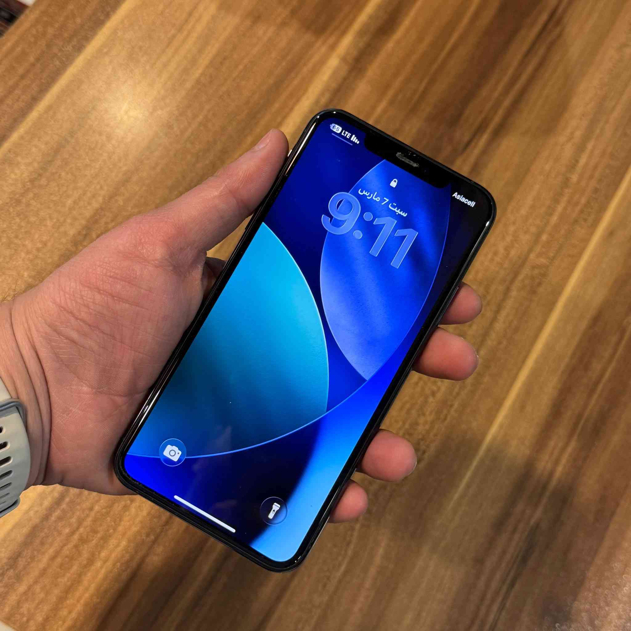 السلام عليكم
آيفون 11برو ماكس للبيع 
بطاريه 85
نضافه 90
ما مبدل بي اي شي
نضيف على فحص 
موضح كلشي بالصور 

وأي ستفسار اني حاضر 

***********
متوفر واتساب وماسنجر
سعره 375
مكاني بغداد المنصور مقابيل مول بابلون
