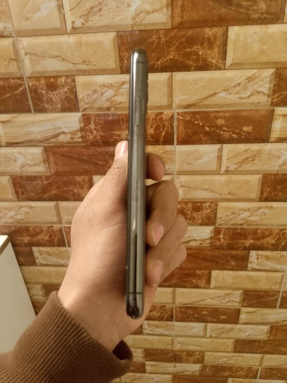 سلام عليكم ايفون 11 برو ماكس جهاز ما مفتوح جهاز على ايدي بطاريه82 جهاز طاح وما اشتغل***********
