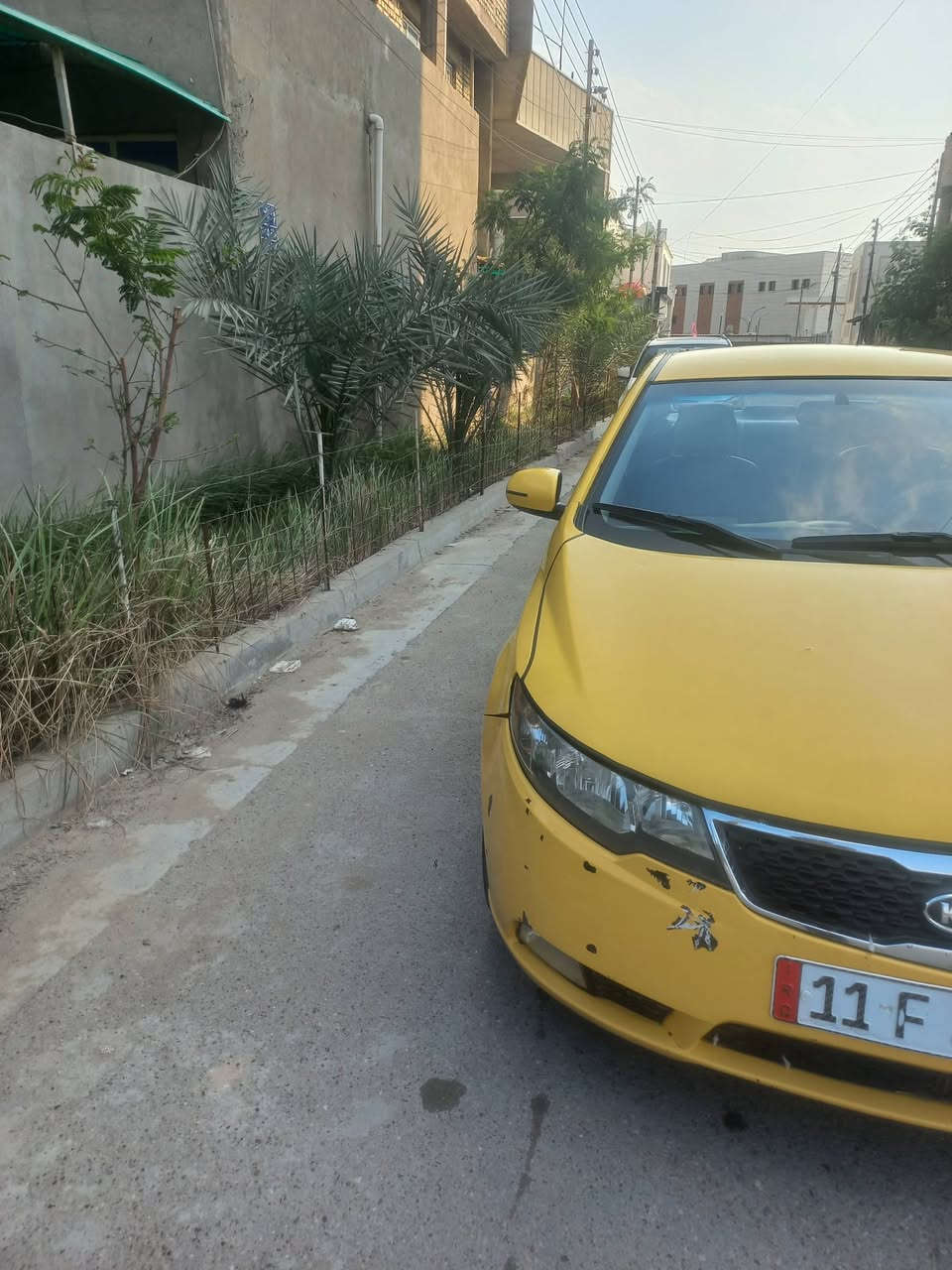 السلام عليكم كيا فورتي موديل 2012 وأرد امريكيا ضربته جمرلغ أمامي والباقي واضح بالصور وموجود سونر ومحرك 2000 كير ومكينه خير من الله سيارة باسمي السعر 80رقم الهاتف *********** غير متواجد على الفيس العنوان بغداد
