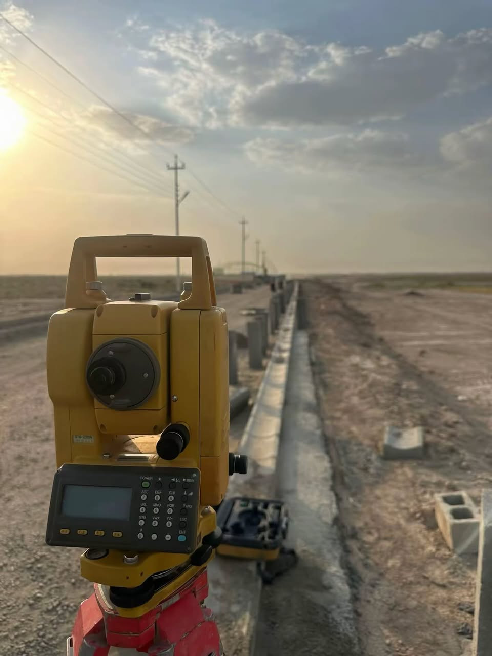 السلام عليكم مهندس مساحه متفرغ 
اعمل على كافه الاجهزه المساحيه
خبره في أعمال المجاري والطرق والمجمعات السكنيه. 
كون العمل داخل اديالى
***********
