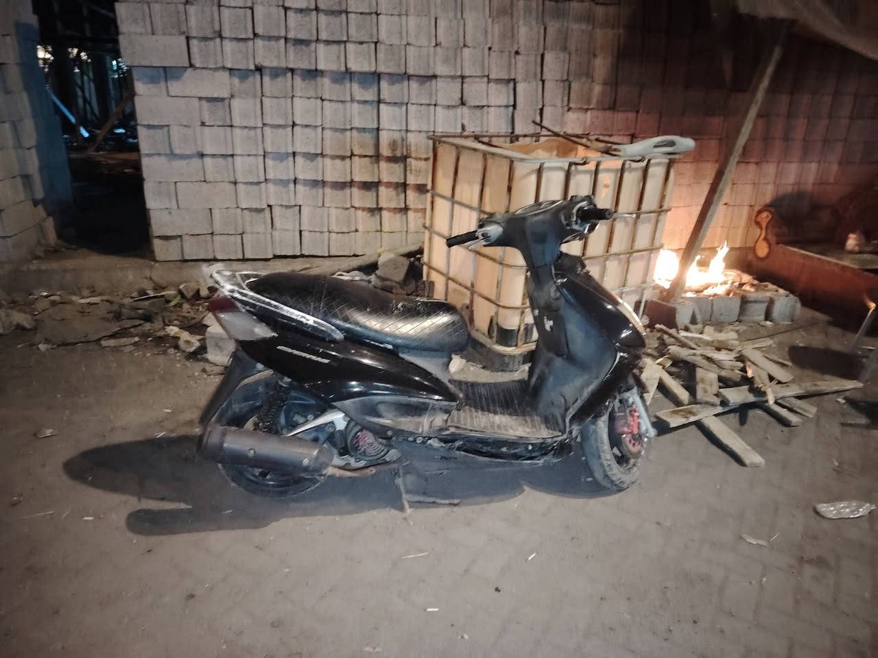 سلام عليكم دراجه للبيع سكنس العنوان بغداد سعر 300 ***********
