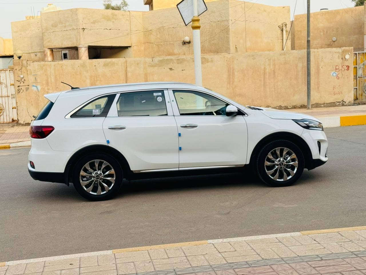 كيه سورنتو البيع أو مراوس وارد خليجي موديل 2019 كفاله عامه عامه رقم بغداد دولي موصفات معروفه مال السورنتو 6 ستندر 7 راكب 3 تبريد بصمه كشنات جلد وكهرباي بصمت باب أشار ب مري دواخل لونين حاجب ع لايت ماشيه 95 حقيقي احله من الصوره مكان السياره الناصريه مركز السعر 243 وبيه مجال لانتصال ع *********** واتساب موجود
