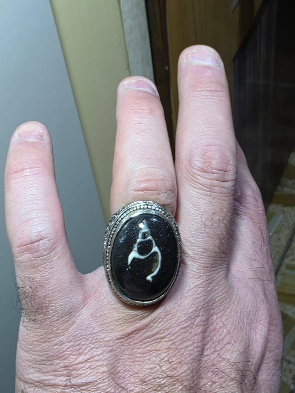 خاتم.من اندر النوادر سلطاني وبي لوي رباني فول نوادر النوادر شي مختلف ونادر حجر نار فول سلطاني اسود وبي لوي عطف رباني شغل نار خاتم نادر جوكر عام شغل عام فول تواصل خاص او واتساب ***********
