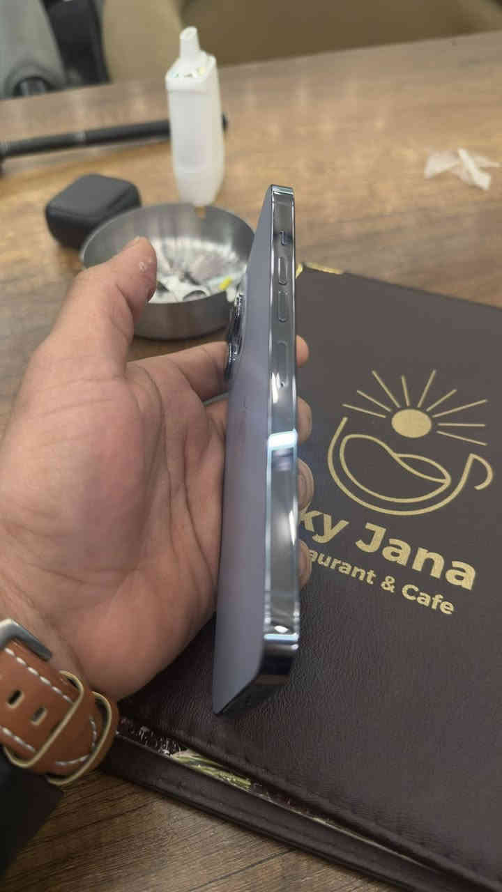 ايفون 13برو ماكس وتر برو امريكي مكفول زلغ مابي لون بحري الذاكره 256البطاريه95معلايه السعر700العنون بغداد حي البنوك ويا كفر عدد2هديه رقمي ***********
