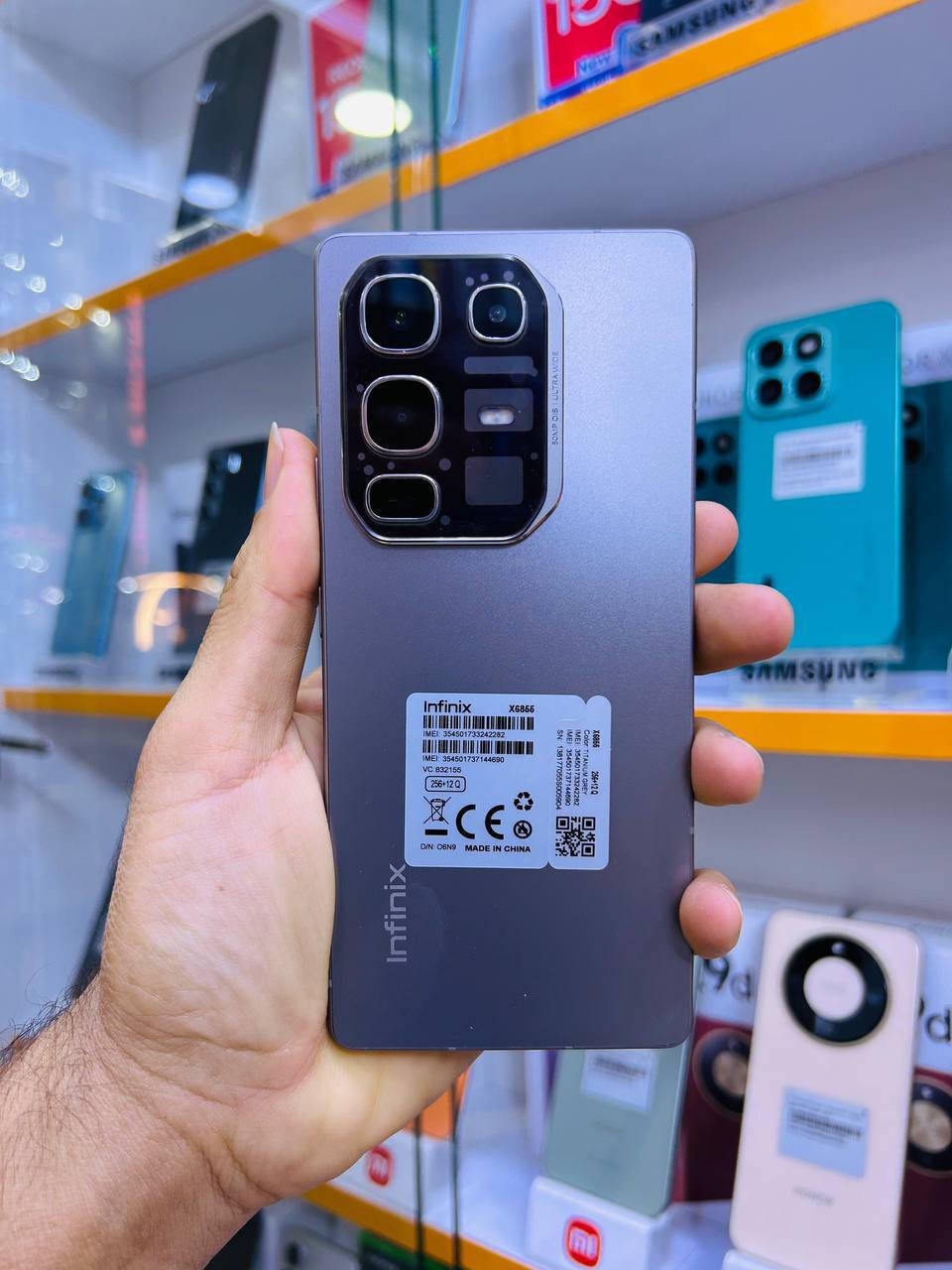 توفرة جميع الاجهزه
وكاله ضمان
باسعار الوكالة 🔥🔥🔥 
مركز الشاهين للموبايل والعطور 
عفك الدلال مقابل هايبر البصري 
بادارة حسين الشيباوي  
للاستفسار ***********
