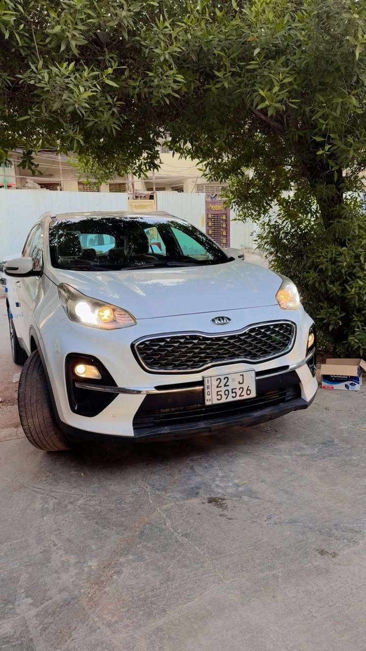 مديل 2020 خليجي مكفول من الصبغ وتبديل
مواصفات واضحه بصمه تشغل 
وتشغيل عن بعد 
شاشه بلاديه كامره اشاير بل مري 
مري شفط ويل 19 
قطعتين تبريد 3 انضمه قياده رقم اربيل بسمي هزه وسنويه جديده 
السعر 200 
وبيه مجال بسيط
***********
