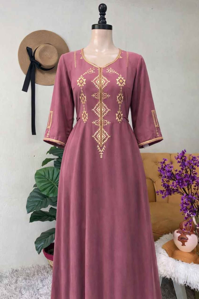 دشداشة نسائية 👗
✨ التفاصيل:
طول كامل مع تخصيرة من الجوانب
خامة كشمير إيطالي ناعمة ومريحة
 متوفرة بجميع القياسات، حتى الخاصة

 السعر: 11 ألف
 التوصيل: 3 آلاف لحد نهاية رمضان 🌙 بغداد, العراق


**إذا كنت صاحب هذا الإعلان وتريد حذفه لأي سبب، رجاءا أرسل رسالة إلى الدعم الفني**