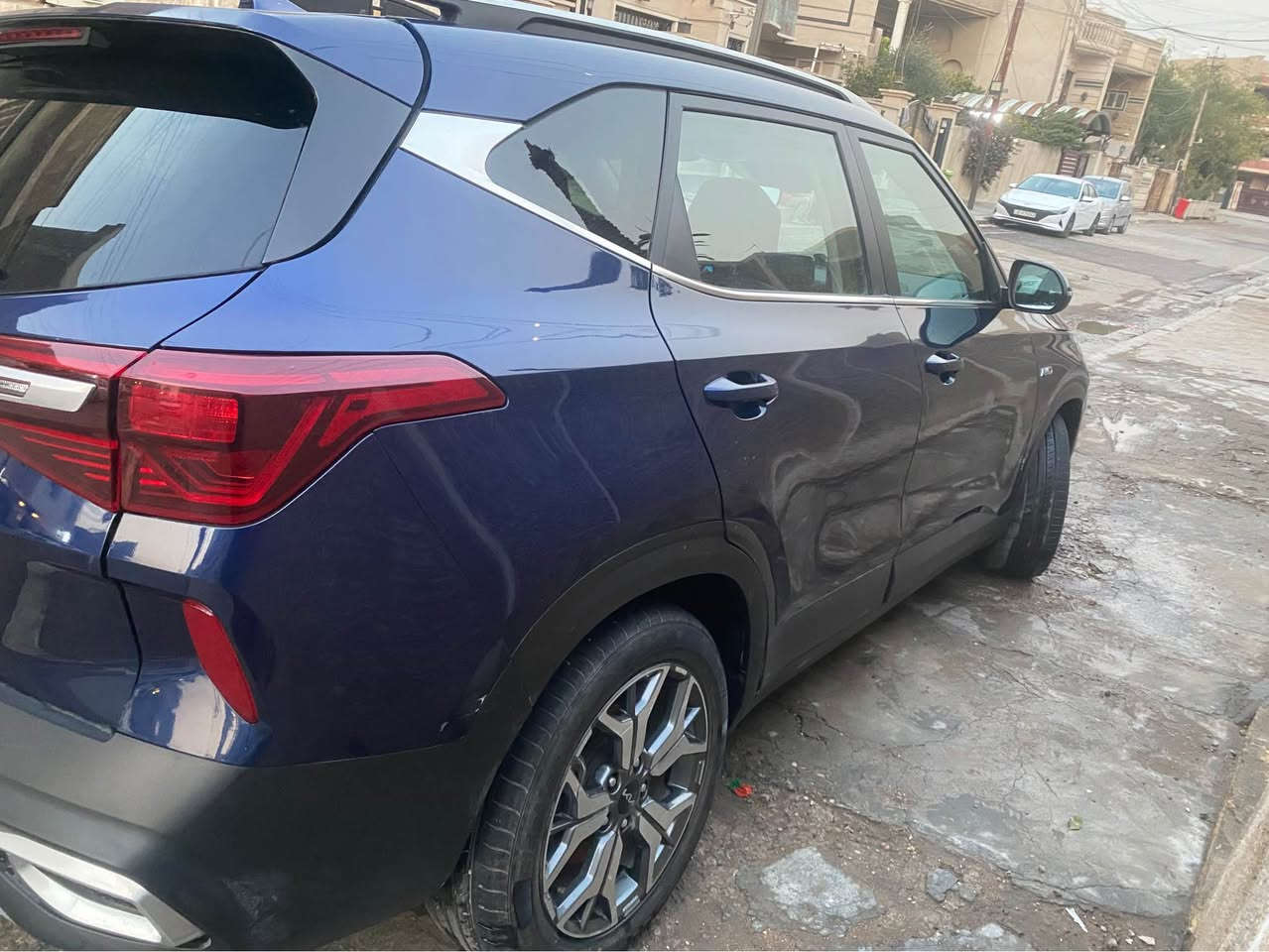 السلام عليكم شباب عندي كيا سليتوز 2022 EX وارد امريكي حادثها تاير وبالعراق صار بيها حادث جاملغ وشوية من البنيد السيارة فول مواصفات سلايت روف وبصمة وتشغيل عن بعد وقطعتين تبريد وبك لايت لد
وكشن كهرباء وكامرة خلفية دوارة وشاشة كبيرة كار بلي وتخم تاير جديد وهزة جديدة والسيارة محرك 2000 دوش والسيارة ماشية 29 الف ميل ورايدها ب 148$ وللاستفسار اكثر الاتصال على *********** بغداد, العراق
