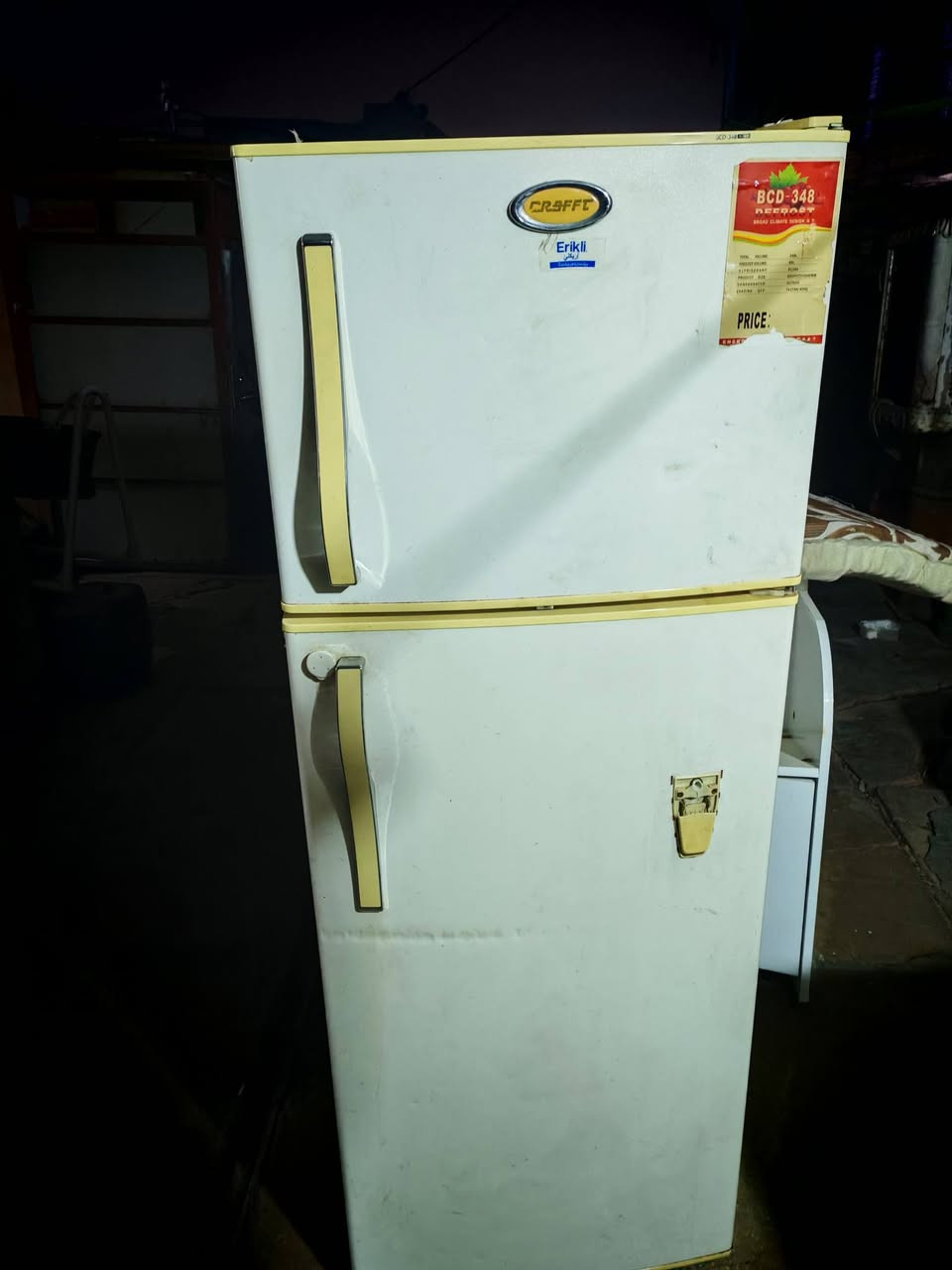 السلام عليكم
ثلاجة كرافت مستخدم نظيف للبيع 15 قدم
السعر 175 الف وبيها مجال جدا بسيط.. 
***********
العنوان حبيبية قرب مطعم وليد ابو الگص
بيها نقص خانة مال باب بس.. والسلام
