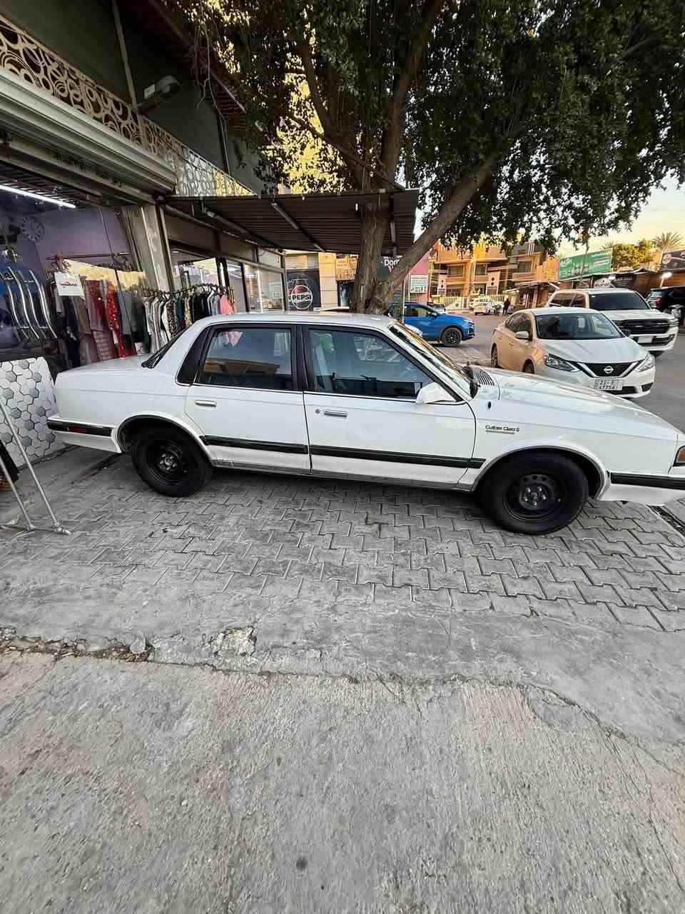 السلام عليكم
اولدز ١٩٩٠ رقم بغداد بسمي
حداديه امامي خلفي جديده
تبريد ثلج
كشنات جدد وموجودات قديمات
كهربائيات كلها شغاله من اناره وكلشي
راديتر ماي وتبريد جدد قبل سبوع شادهن
سياره صافيه ادامه بانزين ونوزلات 
دبل فيت بم
تقفيل سنتر لوك
لايت زنون
وللضافه عندي غراض هواي 
سياره جاهزه مال جني شغل وطلع 

السعر(((٤١))
بكاني زيونه
***********

