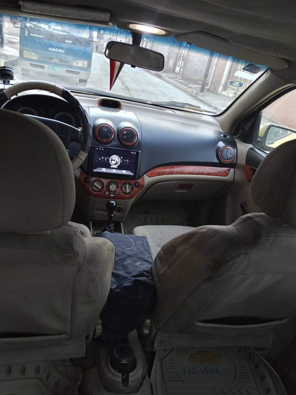 للبيع افيوو موسسه خليجي الشركه العامه مكينه استرا مكينه وكير شرط مبدل جاملغ امامي  اليمين بدون دواخل والباقي شرط مكفول كابون بانزين بيها مشروع وطني سنويه 2029 شرعي بالموصل تبريد تدفىه كلوو شغال للاتصال ع رقم بي واتساب ***********
