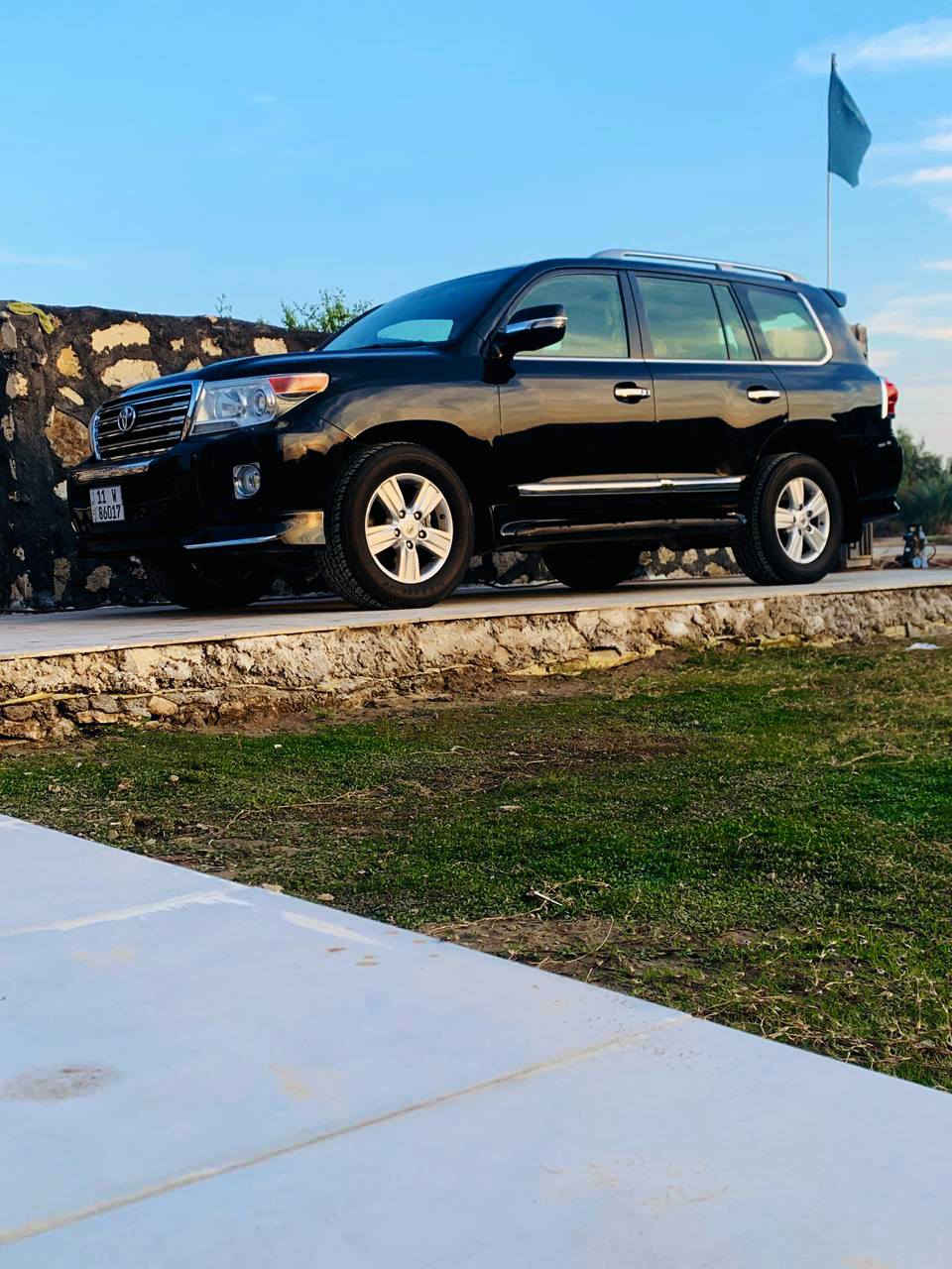 السلام عليكم 
للبيع 
لاندكروز موديل 15 رقم بغداد تحويل مباشر 
بريم فول مواصفات  الجناي يعرف مواصفات سياره 
ماشيه 105
كفاله عامه 
سياره جديده كلش 
سعره 430 وبيه مجال قليل تعجبه اهلا وسهلا  مكان سياره ديوانية دغاره  ***********
