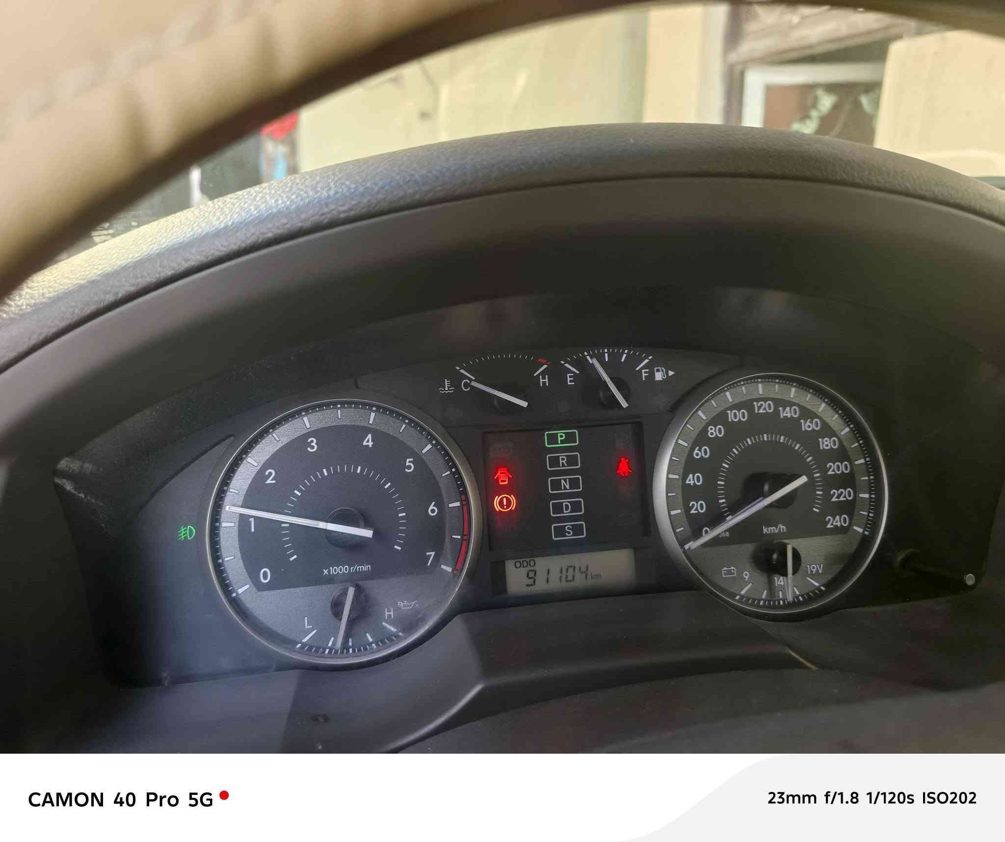 لاندكروز موديل ٢٠١٣ فول للاخير باب اول .بصمه . اشاير ترحيب تشغيل عن بعد جام يصعد وينزل وي سويج  كشنات جلد مري شفط اشاير بالمري فول تحكم ستيرن كامره بالمرايه وبالشاشه حساس فتحه بالقماره وبعد هواي مواصفات بيها جاملغ مبدل بلادي بدون صبغ نفس لون سياره وبيها بارد مكانين مكينه برغي مامفتوح بيها ماشيه 91.الق حقيقي  تبريد ثلج حداديه خرسه جاهزه من طول للطول رقم بغداد انكليزي  سنويه باسمي شخصيا السعر 330 العنوان الديوانيه قضاء الحمزه الشرقي للاتصال *********** غير متواجد ع الفيس
