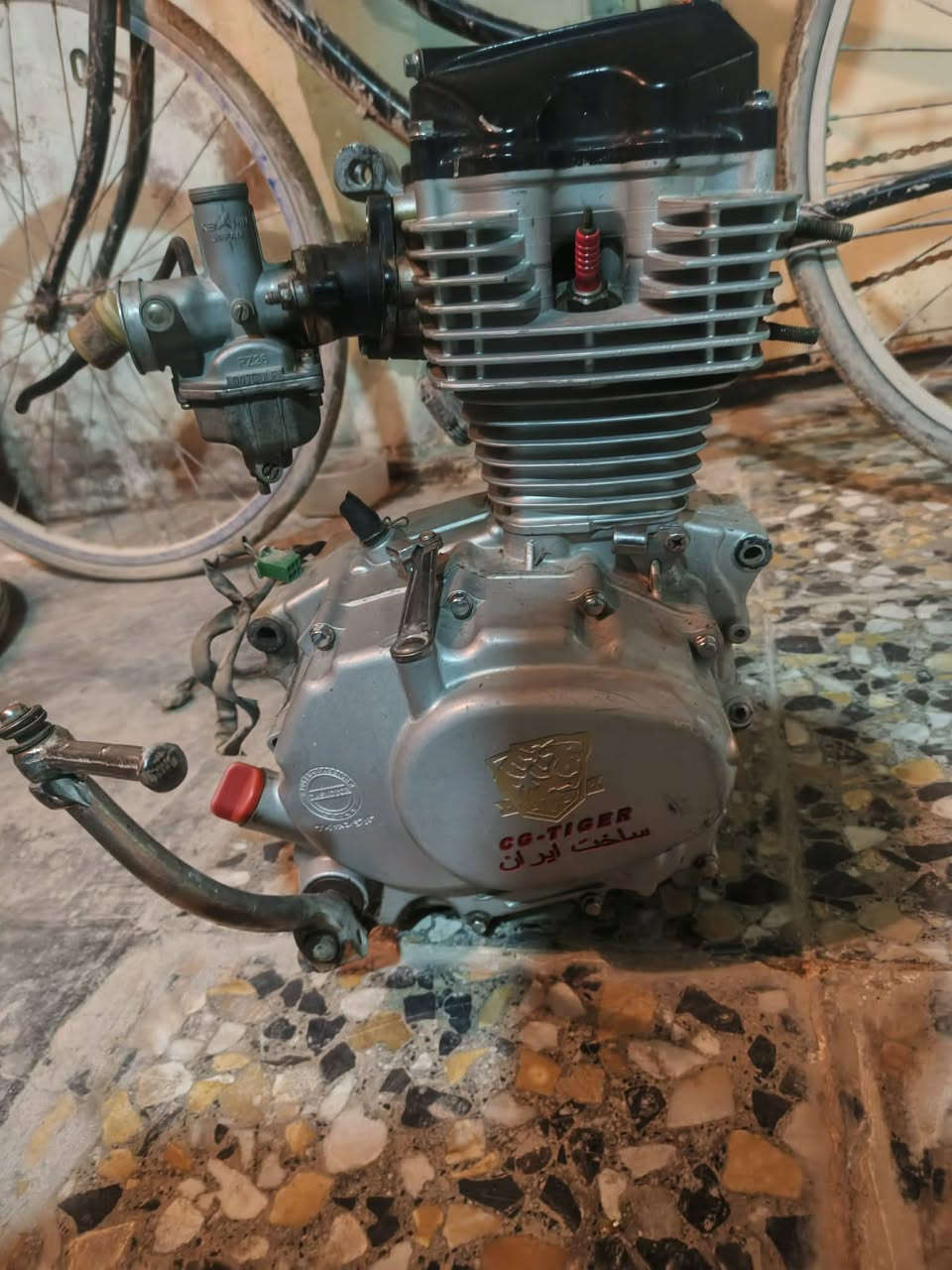 نجف 
مكينه تايكر ما مفتوحه البيع سعر 100وبيه مجال


**إذا كنت صاحب هذا الإعلان وتريد حذفه لأي سبب، رجاءا أرسل رسالة إلى الدعم الفني**